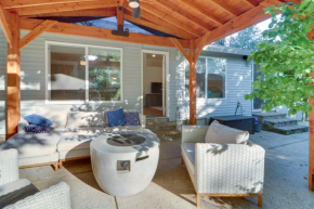 Beautiful Pet-Friendly Washougal Home with Fire Pit!